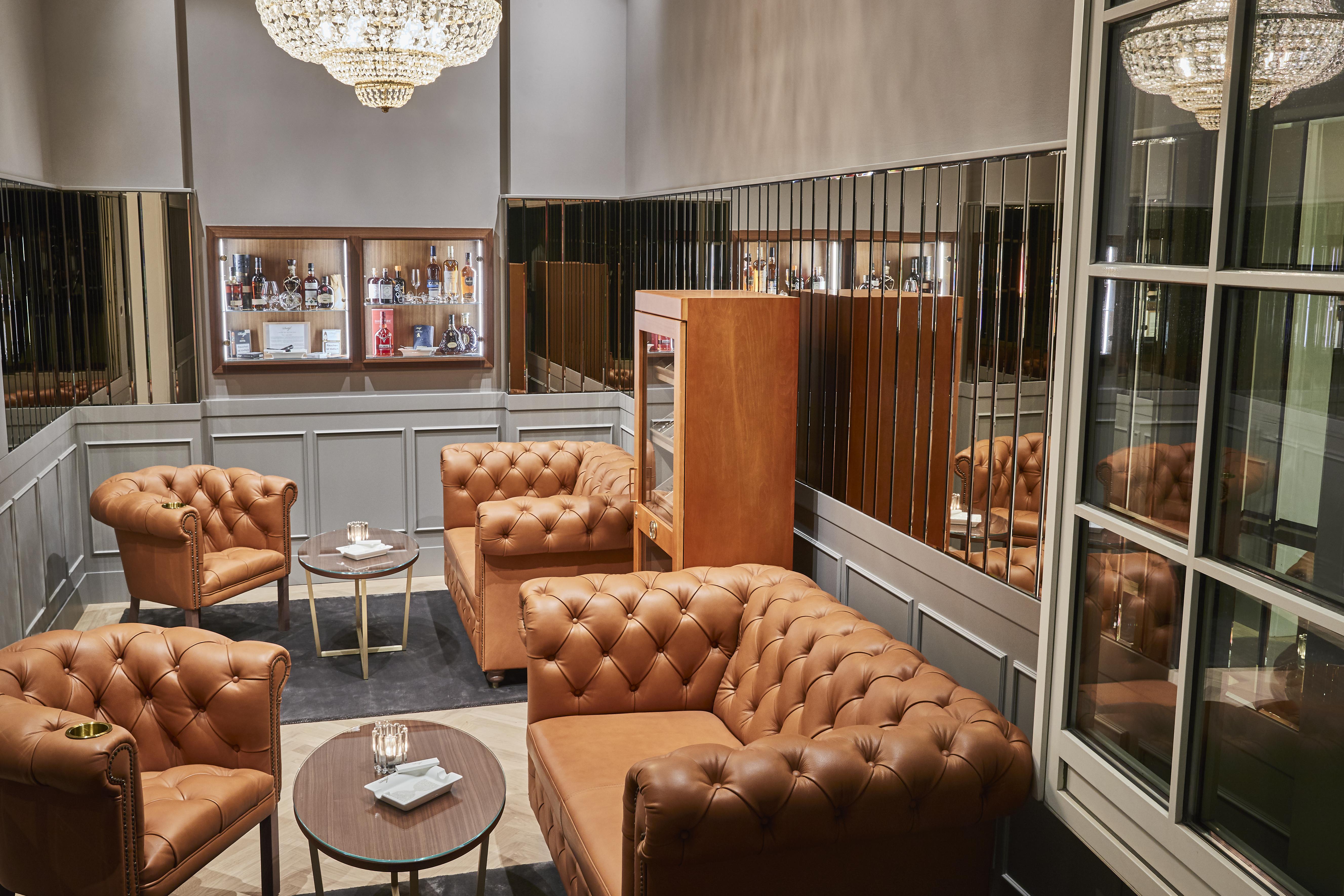Steigenberger Icon Grandhotel & Spa Petersberg Königswinter Dış mekan fotoğraf The lounge at the airport