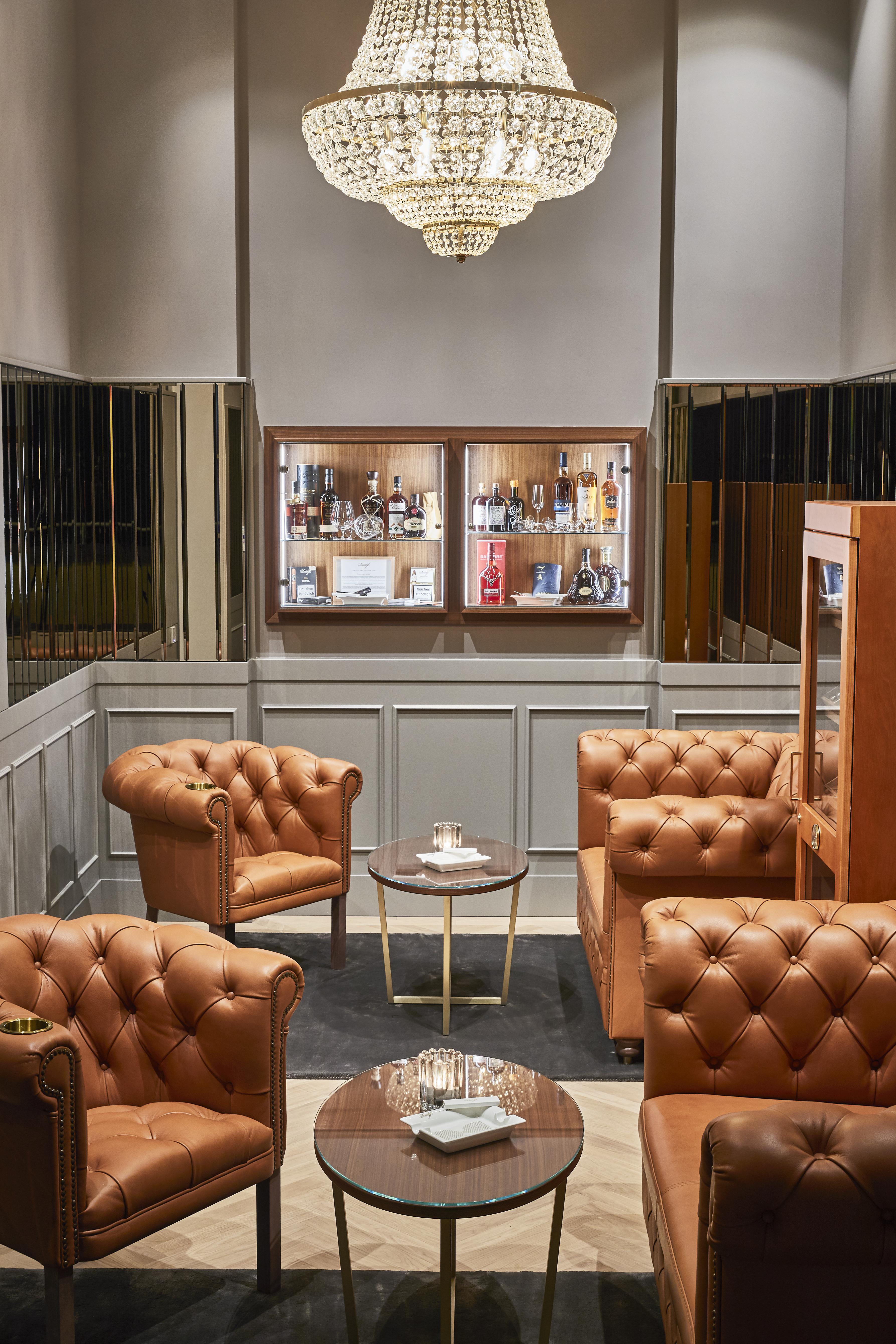 Steigenberger Icon Grandhotel & Spa Petersberg Königswinter Dış mekan fotoğraf The bar at the 1900