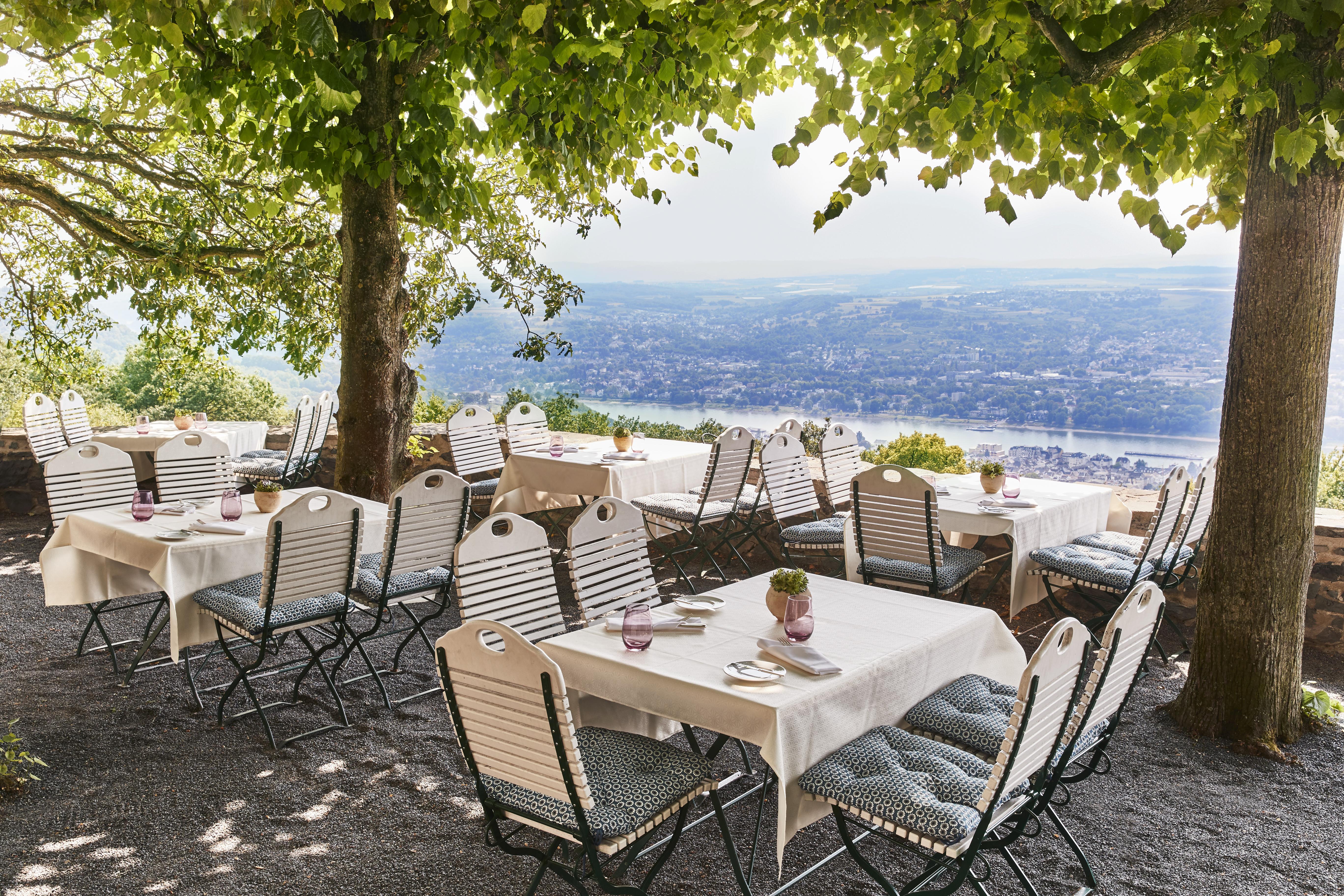 Steigenberger Icon Grandhotel & Spa Petersberg Königswinter Dış mekan fotoğraf Restaurant "Belvedere"