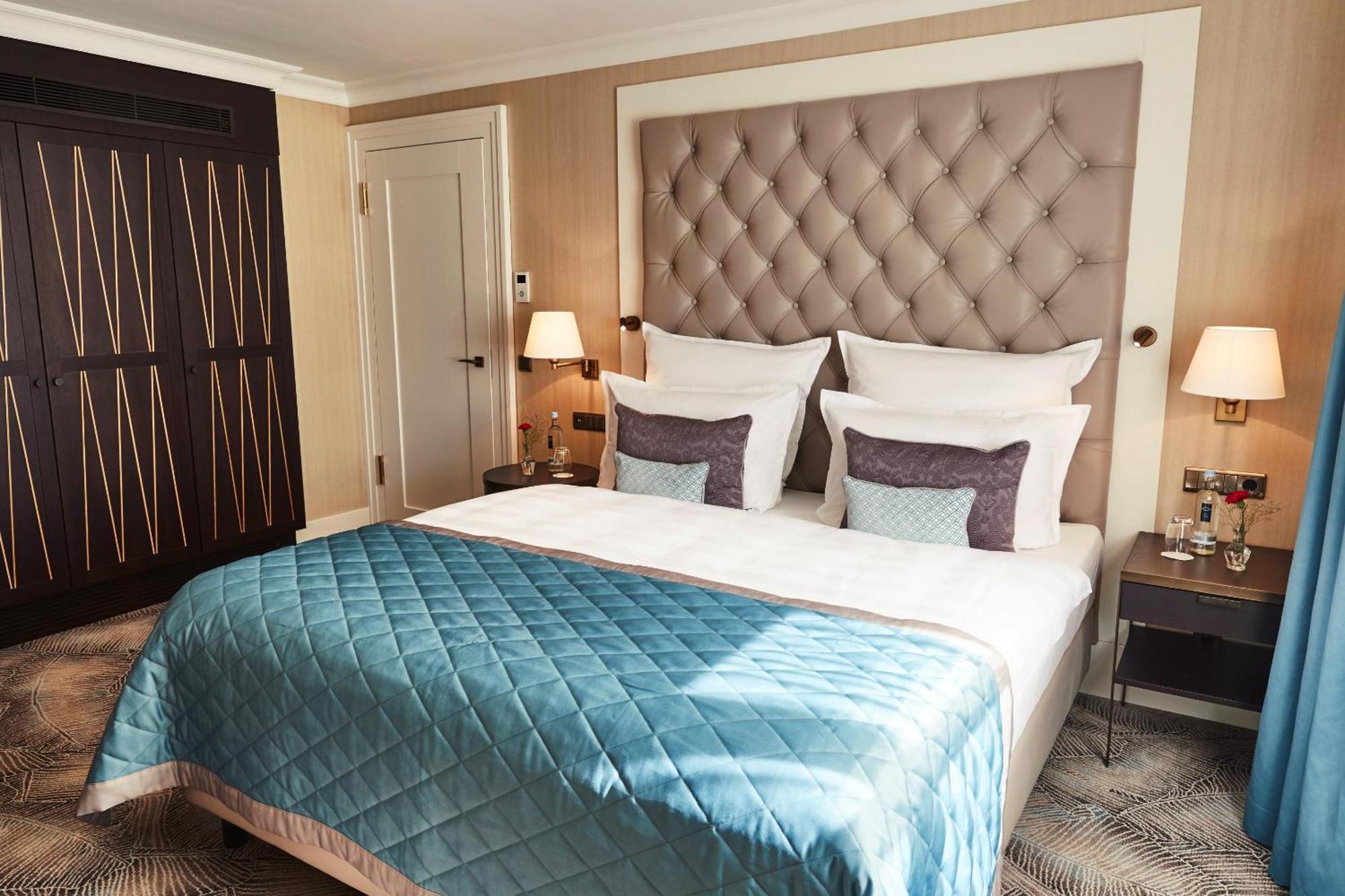 Steigenberger Icon Grandhotel & Spa Petersberg Königswinter Oda fotoğraf